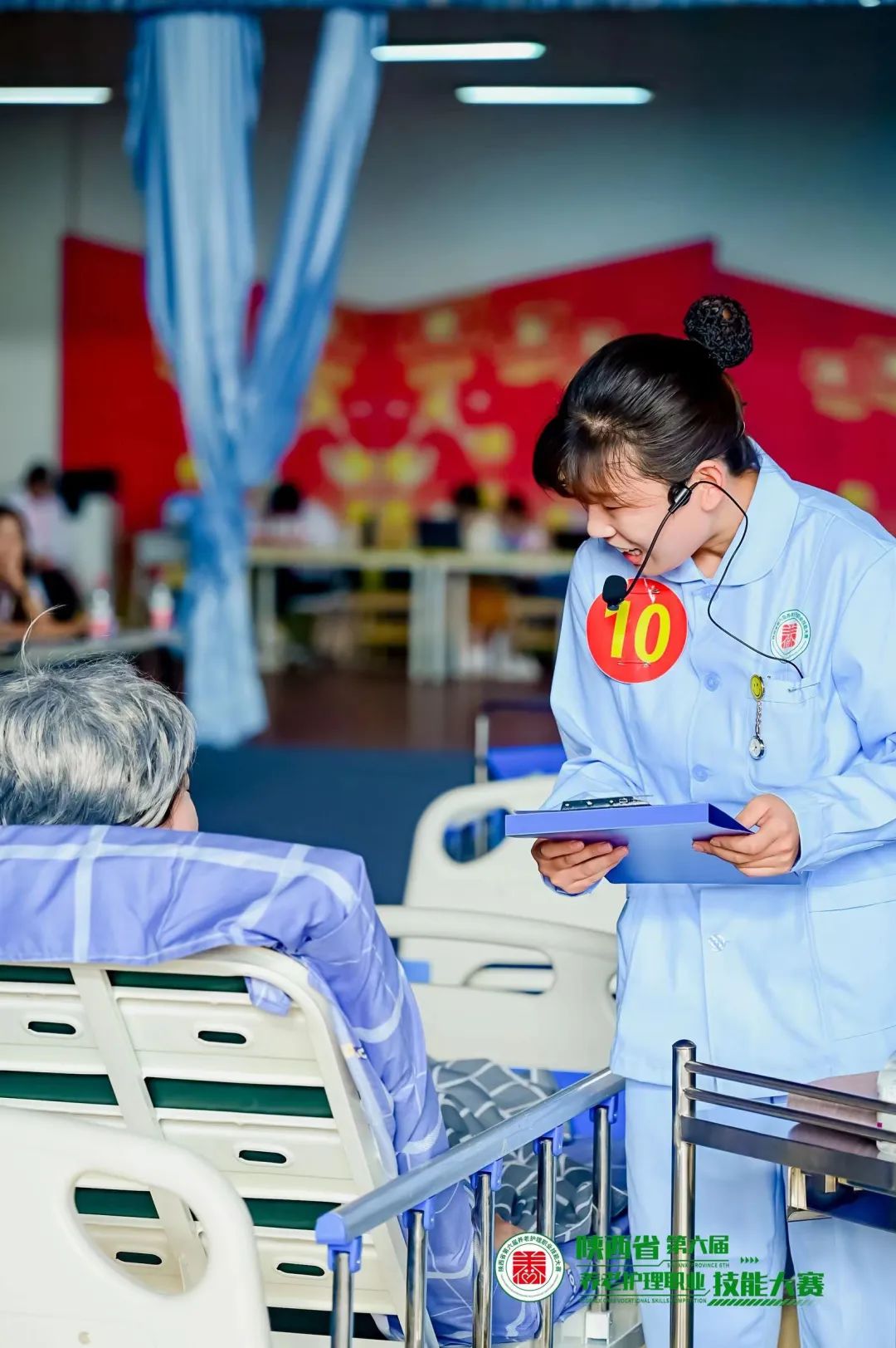 頤悅養(yǎng)老公司的李露露，你是好樣的！